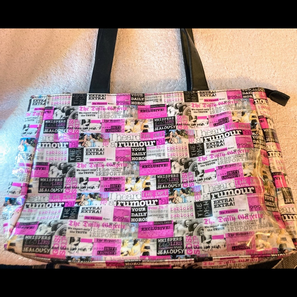 RELIC Gloss Magazine Print Bag - Picture 6 of 6